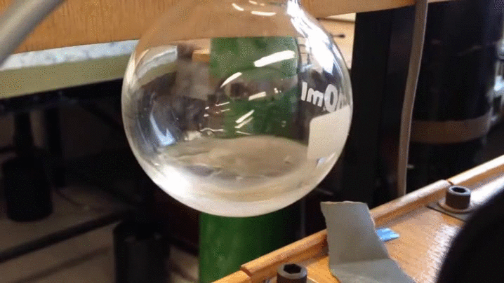 Cyclohexane simultaneously boiling and freezing