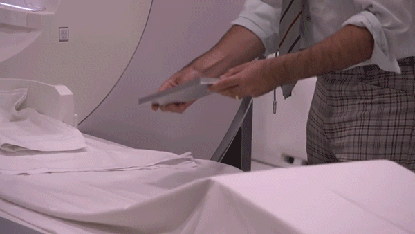 Demonstrating Lenz's Law with an MRI machine
